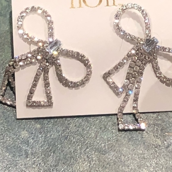 Crystal rhinestone blinged faux diamond oversized bow earrings new - Picture 11 of 11
